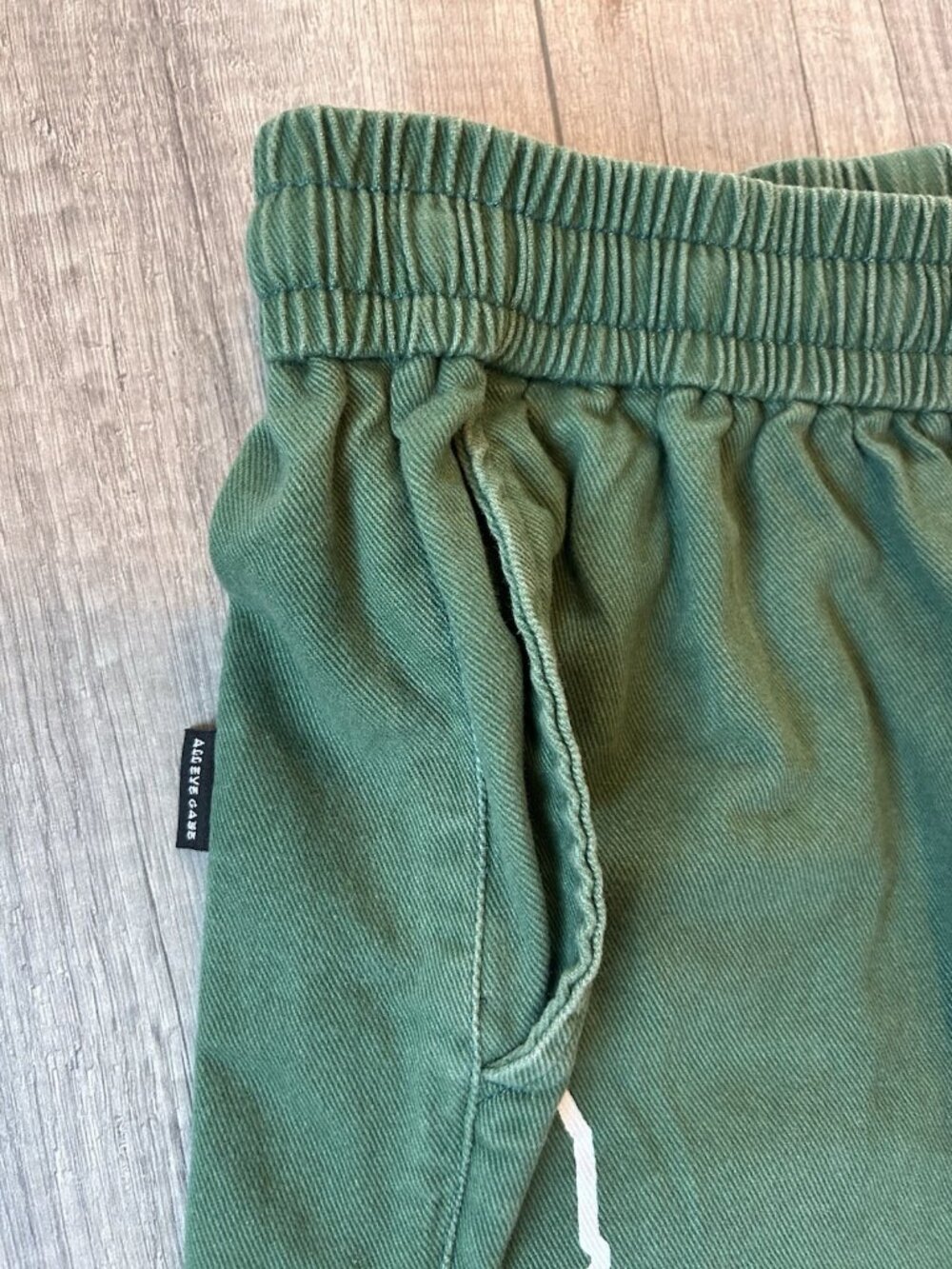 All Eye Gaze Lightning Graphic Green Drawstring Shorts Cotton Men’s S Streetwear - Picture 7 of 14